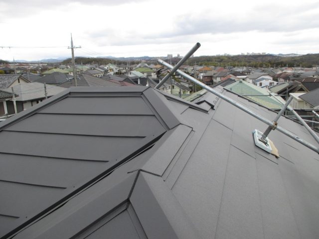 三木市の屋根カバー工法完了